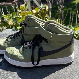 Nike Kids High-Top Sneakers - Green and Black